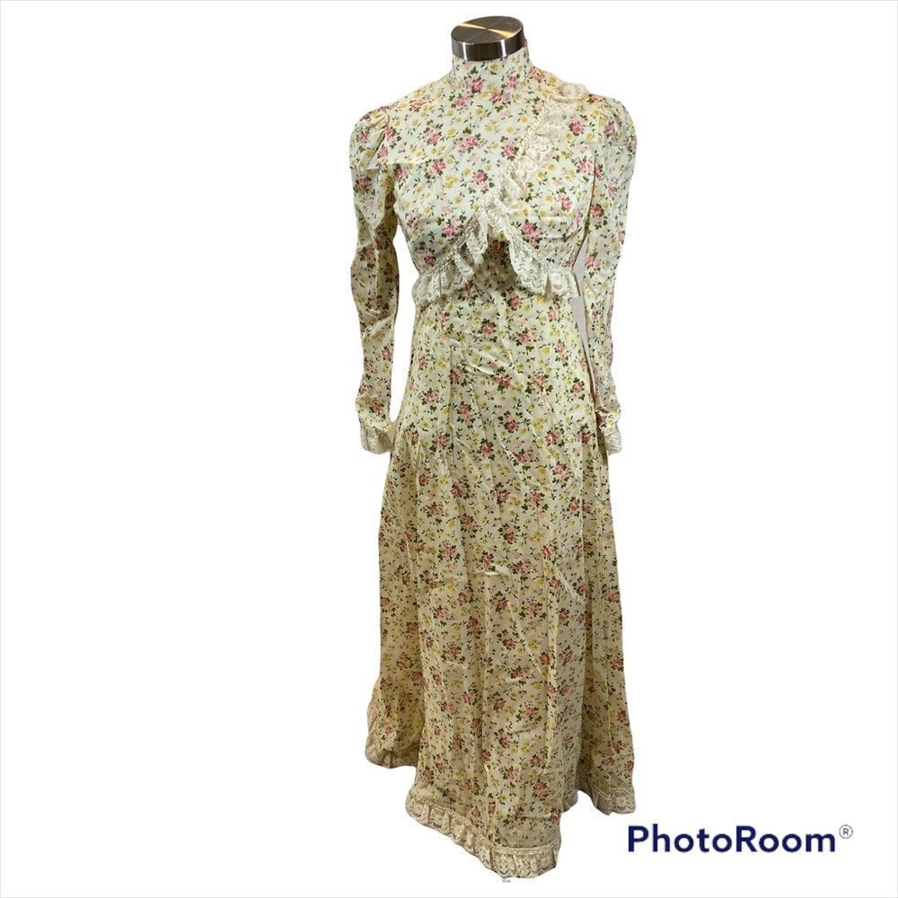 Vintage Two Piece Dress & Jacket Set Floral Cottage Core Style Full Length Dress